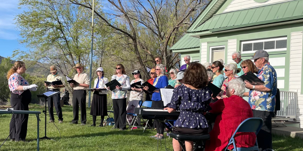 Stephanie conducts the North Fork Community Choir 